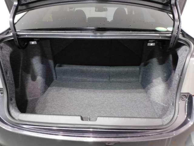 グレイス ホンダ lx ホンダセンシング 当社試乗車 新車保証継承 禁煙車 フルセグナビ cd dvd bluetooth リアカメラ ledヘッドライト オートライト 革巻ハンドル フロアカーペット etc オートエアコン 愛知県 lx ホンダセンシング 当社試乗車