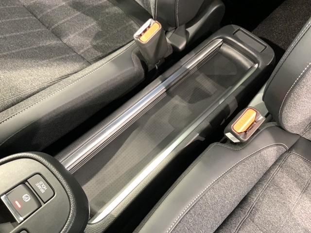 ホーム Honda SENSING 新車保証 試乗禁煙車 ナビ スマートキーシステム 衝突軽減ブレーキシステム ABS アクティブクルーズコントロール キーフリー サイドカーテンエアバック バックモニタ CD(33枚目)
