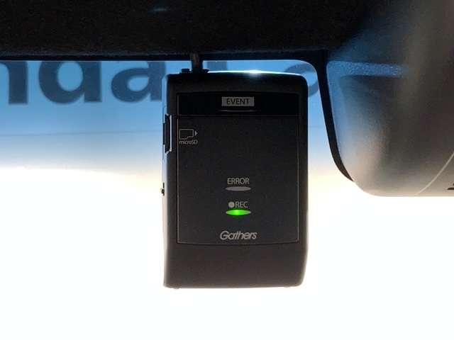 G・Lホンダセンシング 2ト-ン 2年保証 ナビ フルセグ Rカメラ DVD スマートキ AUX対応 Wエアバック フルフラット 地デジTV オートクルーズ メモリ-ナビ 横滑防止 DVD視聴 CD キーフリー ETC(12枚目)