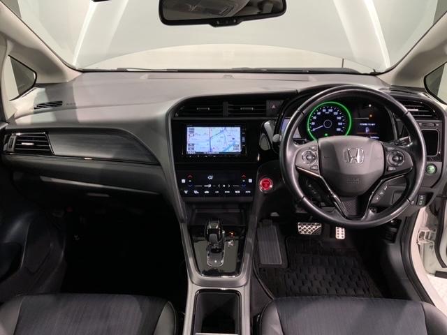 シャトル ハイブリッドＺホンダセンシング　１年保証　禁煙１オーナー　ＨｏｎｄａＳＥＮＳＩＮＧフルセグナビ　Ｒカメラ　ＣＤ　ＤＶＤ　Ｂｌｕｅｔｏｏｔｈ　ＥＴＣ車載器　ドアバイザー　フロアマット　ＬＥＤライト　ＬＥＤフォグ　シートヒーター（9枚目）