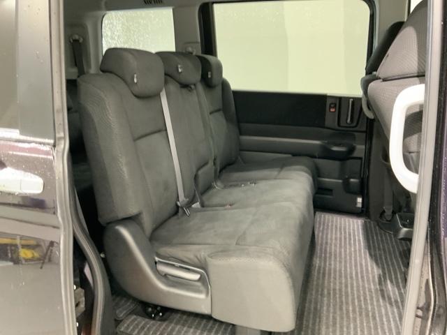 ステップワゴンスパーダ Ｚ　１年保証　ワンオ－ナ－　ナビ　ＴＶ　Ｒカメラ　横滑防止　イモビ　スマキー　バックモニタ－　キーフリー　パワーウィンド　１オナ　ＥＴＣ付　エアコン　ＤＶＤ再生　運転席助手席エアバック　エアバック　ＡＢＳ（16枚目）