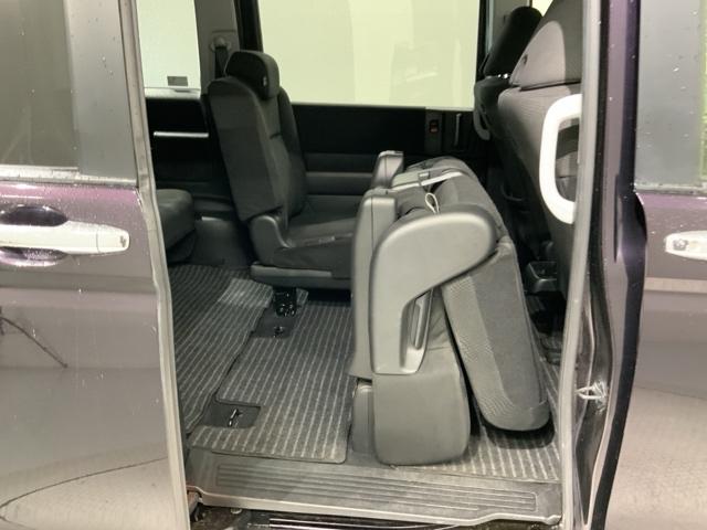 ステップワゴンスパーダ Ｚ　１年保証　ワンオ－ナ－　ナビ　ＴＶ　Ｒカメラ　横滑防止　イモビ　スマキー　バックモニタ－　キーフリー　パワーウィンド　１オナ　ＥＴＣ付　エアコン　ＤＶＤ再生　運転席助手席エアバック　エアバック　ＡＢＳ（30枚目）