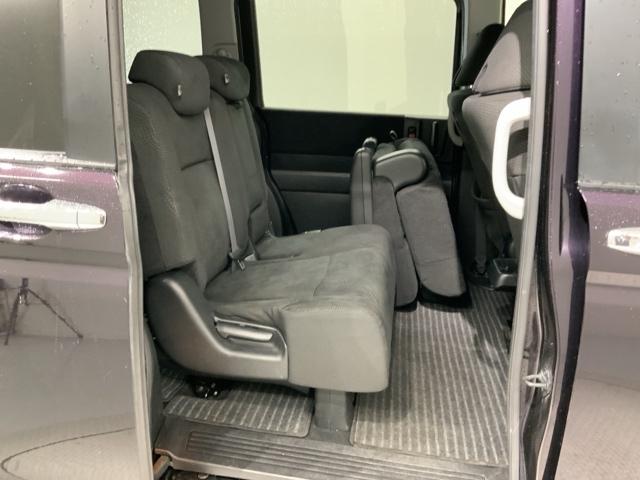 ステップワゴンスパーダ Ｚ　１年保証　ワンオ－ナ－　ナビ　ＴＶ　Ｒカメラ　横滑防止　イモビ　スマキー　バックモニタ－　キーフリー　パワーウィンド　１オナ　ＥＴＣ付　エアコン　ＤＶＤ再生　運転席助手席エアバック　エアバック　ＡＢＳ（32枚目）