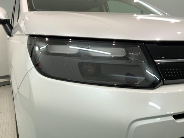フリード エアーＥＸ　当社試乗車　禁煙　新車保証継承　９インチナビＬＸＭ－２４２ＺＦＮｉ　Ｒカメラ　Ｂｌｕｅｔｏｏｔｈリアクーラー　ブラインドスポットインフォメーション　１５インチアルミ　フロアカーペット　ＥＴＣ車載器（8枚目）