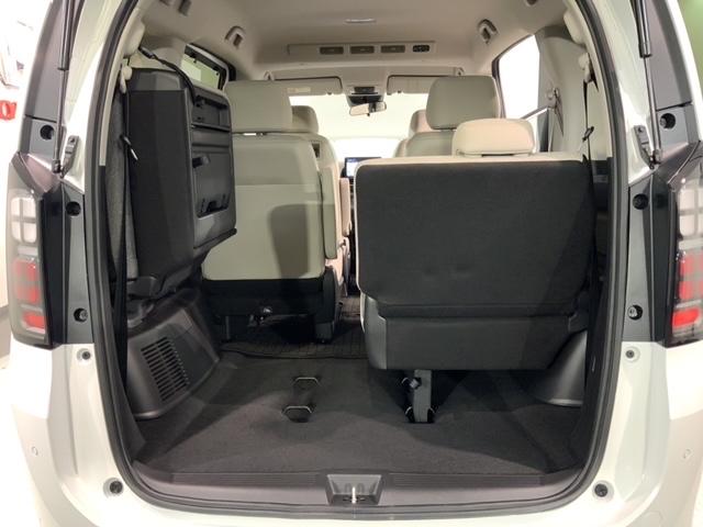 フリード エアーＥＸ　当社試乗車　禁煙　新車保証継承　９インチナビＬＸＭ－２４２ＺＦＮｉ　Ｒカメラ　Ｂｌｕｅｔｏｏｔｈリアクーラー　ブラインドスポットインフォメーション　１５インチアルミ　フロアカーペット　ＥＴＣ車載器（38枚目）
