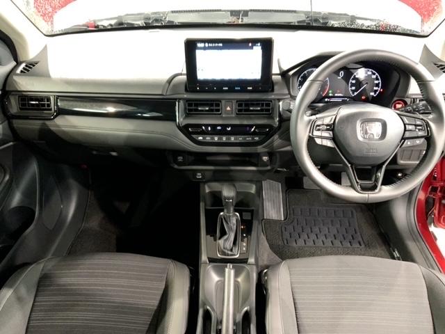 WR-V Z+ブラックスタイル 当社試乗車 禁煙 8インチナビVXM-245ZFEi Rカメラ Bluetooth ETC車載器 フロアカーペット BLACKSTYLE専用装備(9枚目)