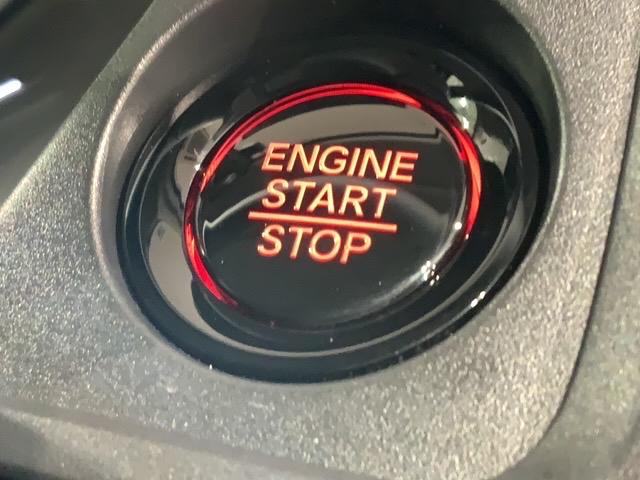 WR-V Z+ブラックスタイル 当社試乗車 禁煙 8インチナビVXM-245ZFEi Rカメラ Bluetooth ETC車載器 フロアカーペット BLACKSTYLE専用装備(15枚目)