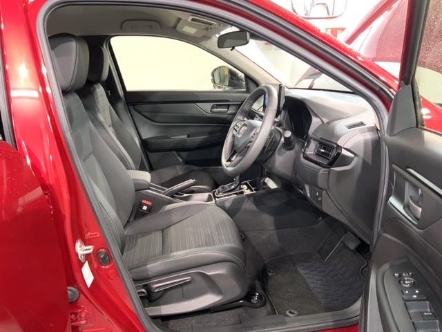 WR-V Z+ブラックスタイル 当社試乗車 禁煙 8インチナビVXM-245ZFEi Rカメラ Bluetooth ETC車載器 フロアカーペット BLACKSTYLE専用装備(17枚目)