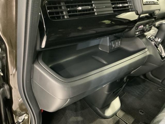 N-BOXカスタム L 2年保証 フルセグナビ Rカメラ CD DVD Bluetooth ETC車載器 フロアカーペット LEDライト 両側電動スライドドア ドアバイザー(28枚目)