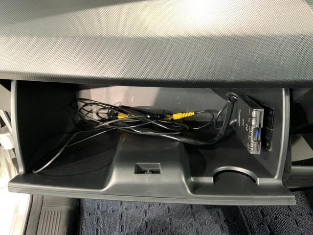 フリード Ｇ　１年保証　禁煙　福祉車両　助手席リフトアップシート　ナビ　Ｒカメラ　ＣＤ　ＤＶＤ　ワンセグＴＶ　片側電動スライドドア　ドアバイザー　フロアカーペット　ＥＴＣ車載器（25枚目）