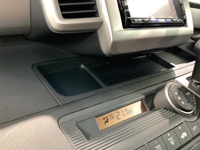 フリード Ｇ　１年保証　禁煙　福祉車両　助手席リフトアップシート　ナビ　Ｒカメラ　ＣＤ　ＤＶＤ　ワンセグＴＶ　片側電動スライドドア　ドアバイザー　フロアカーペット　ＥＴＣ車載器（26枚目）