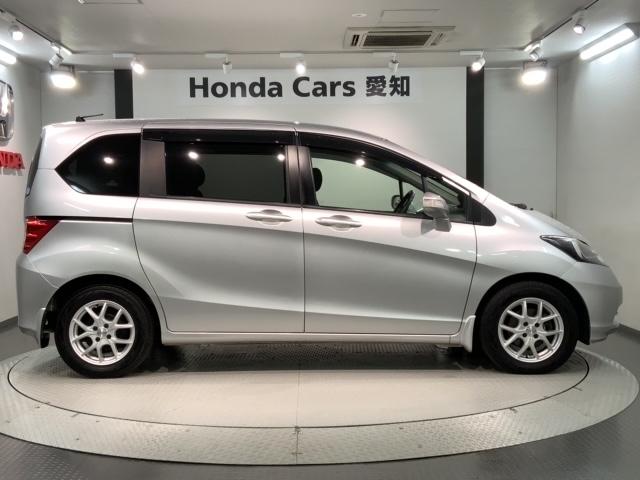 フリード Ｇ　１年保証　禁煙　福祉車両　助手席リフトアップシート　ナビ　Ｒカメラ　ＣＤ　ＤＶＤ　ワンセグＴＶ　片側電動スライドドア　ドアバイザー　フロアカーペット　ＥＴＣ車載器（51枚目）