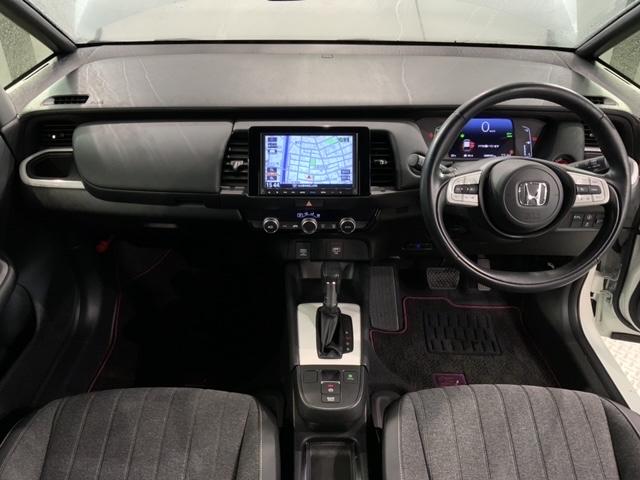 フィット e:HEVホーム 2年保証 禁煙1オーナー 8インチナビ Rカメラ CD DVD Bluetooth フルセグTV ETC車載器 LEDライト サイドカーテンエアバッグ フロアカーペット 16インチアルミ(8枚目)