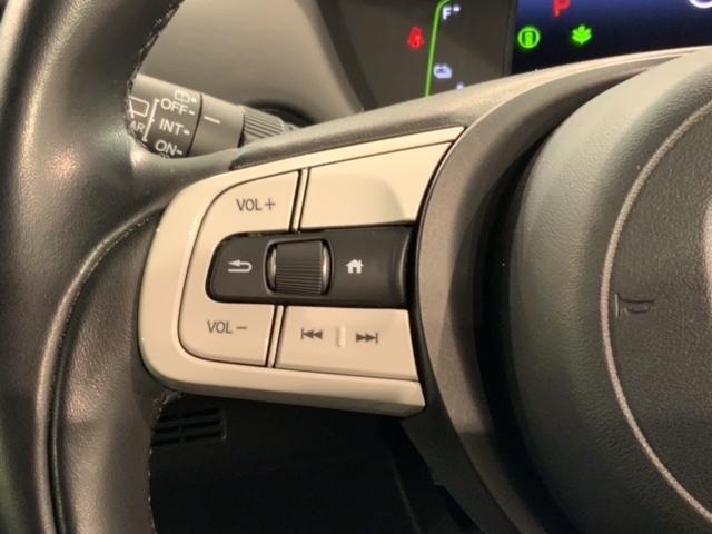 フィット e:HEVホーム 2年保証 禁煙1オーナー 8インチナビ Rカメラ CD DVD Bluetooth フルセグTV ETC車載器 LEDライト サイドカーテンエアバッグ フロアカーペット 16インチアルミ(9枚目)