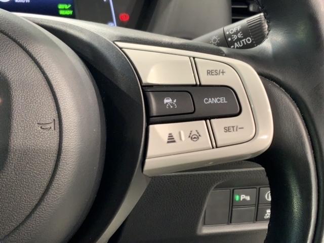 フィット e:HEVホーム 2年保証 禁煙1オーナー 8インチナビ Rカメラ CD DVD Bluetooth フルセグTV ETC車載器 LEDライト サイドカーテンエアバッグ フロアカーペット 16インチアルミ(10枚目)