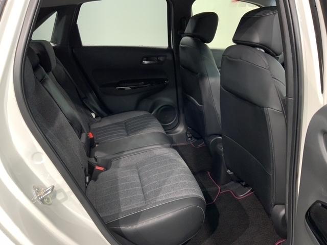 フィット e:HEVホーム 2年保証 禁煙1オーナー 8インチナビ Rカメラ CD DVD Bluetooth フルセグTV ETC車載器 LEDライト サイドカーテンエアバッグ フロアカーペット 16インチアルミ(17枚目)