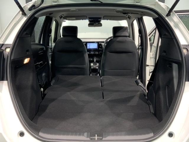 フィット e:HEVホーム 2年保証 禁煙1オーナー 8インチナビ Rカメラ CD DVD Bluetooth フルセグTV ETC車載器 LEDライト サイドカーテンエアバッグ フロアカーペット 16インチアルミ(18枚目)