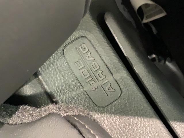 フィット e:HEVホーム 2年保証 禁煙1オーナー 8インチナビ Rカメラ CD DVD Bluetooth フルセグTV ETC車載器 LEDライト サイドカーテンエアバッグ フロアカーペット 16インチアルミ(25枚目)