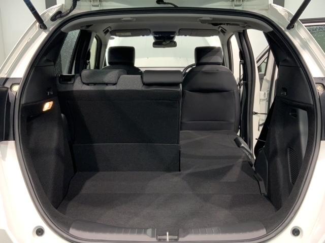 フィット e:HEVホーム 2年保証 禁煙1オーナー 8インチナビ Rカメラ CD DVD Bluetooth フルセグTV ETC車載器 LEDライト サイドカーテンエアバッグ フロアカーペット 16インチアルミ(38枚目)