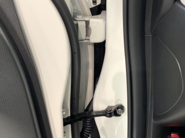 フィット e:HEVホーム 2年保証 禁煙1オーナー 8インチナビ Rカメラ CD DVD Bluetooth フルセグTV ETC車載器 LEDライト サイドカーテンエアバッグ フロアカーペット 16インチアルミ(42枚目)