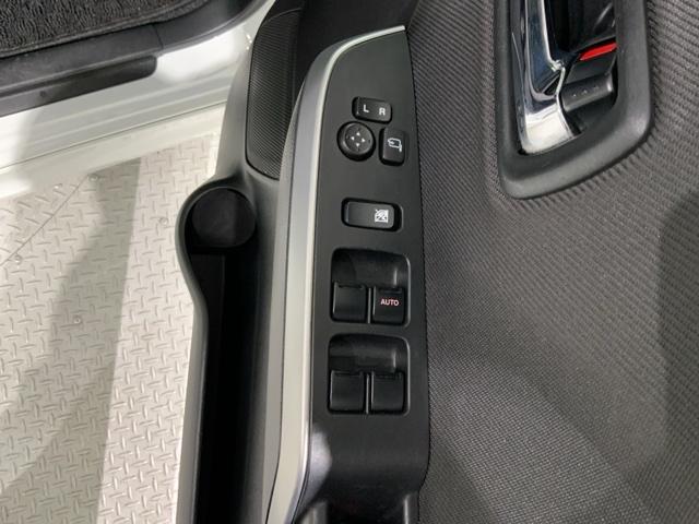 ソリオ ハイブリッドＭＺ　１年保証　ワンオ－ナ－　ナビ　Ｒカメラ　マルチビュ－　ＢＴオ－ディオ　ＤＶＤ　ＥＴＣ　ＨＩＤ　両側電動ドア　ＶＳＡ　シ－トヒ－タ－　クルコン　アルミ　スマ－トキ－　盗難防止装置　整備記録簿　ＡＡＣ（16枚目）