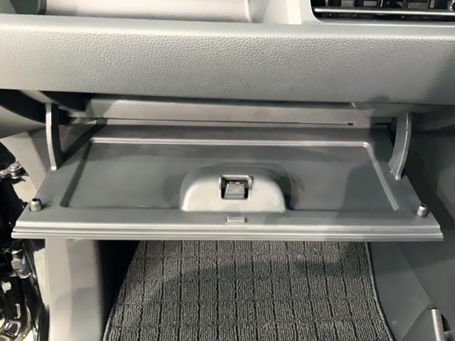 N-ONE RS 当社試乗車 新車保証継承 禁煙 6速MT車 8インチナビVXM-245ZFEi フルセグTV Bluetooth Rカメラ ETC車載器 フロアカーペット LEDライト スマートキー(27枚目)