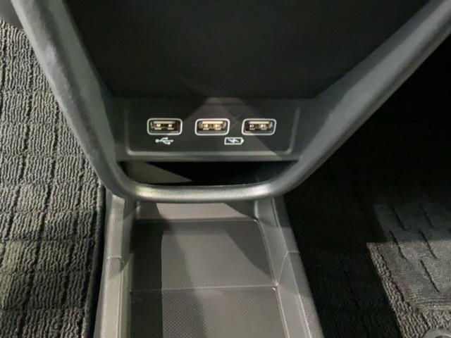 N-ONE RS 当社試乗車 新車保証継承 禁煙 6速MT車 8インチナビVXM-245ZFEi フルセグTV Bluetooth Rカメラ ETC車載器 フロアカーペット LEDライト スマートキー(28枚目)