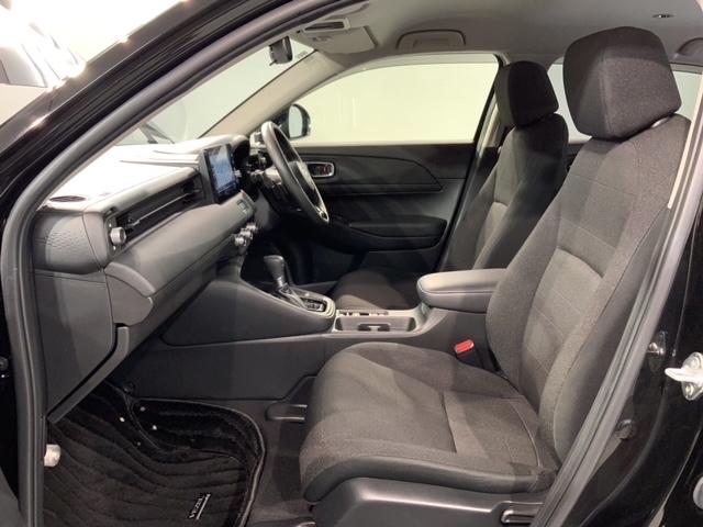 ヴェゼル ｅ：ＨＥＶＸ　２年保証　禁煙　１オーナー　ＨｏｎｄａＣＯＮＮＥＣＴディスプレー　ＥＴＣ２．０車載器　ワイヤレス充電器　Ｂｌｕｅｔｏｏｔｈ　ドアバイザー　フロアカーペット　ドラレコ　ＬＥＤライト　１６インチアルミ（26枚目）