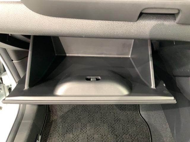 フィット e:HEVホーム 当社試乗車 新車保証継承 禁煙 HondaCONNECTディスプレー Bluetooth フルセグTV ETC車載器 シートヒーター LEDライト フロアカーペット サイドカーテンエアバッグ(28枚目)