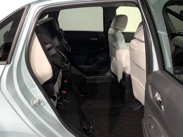 フィット e:HEVホーム 当社試乗車 新車保証継承 禁煙 HondaCONNECTディスプレー Bluetooth フルセグTV ETC車載器 シートヒーター LEDライト フロアカーペット サイドカーテンエアバッグ(36枚目)