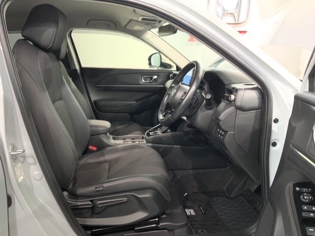 ヴェゼル e:HEVZ 2年保証 禁煙 1オーナー 9インチナビVXU-225VFi Rカメラ CD録音 DVD Bluetooth 用品グリル ブラインドスポットインフォメーション パワーテールゲート ドアバイザー マット(17枚目)