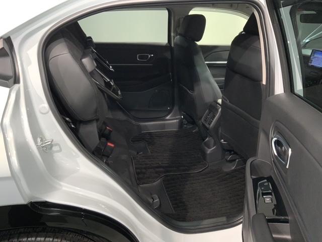 ヴェゼル e:HEVZ 2年保証 禁煙 1オーナー 9インチナビVXU-225VFi Rカメラ CD録音 DVD Bluetooth 用品グリル ブラインドスポットインフォメーション パワーテールゲート ドアバイザー マット(34枚目)