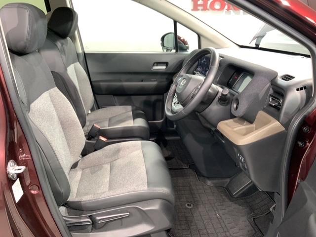 フリード エアーＥＸ　当社試乗車　新車保証継承　禁煙　６人乗り　９インチＨｏｎｄａＣＯＮＮＥＣＴナビ　Ｂｌｕｅｔｏｏｔｈ　Ｒカメラ　ブラインドスポットインフォメーション　リアクーラー　ＥＴＣ車載器　フロアカーペット　ＵＳＢ（17枚目）