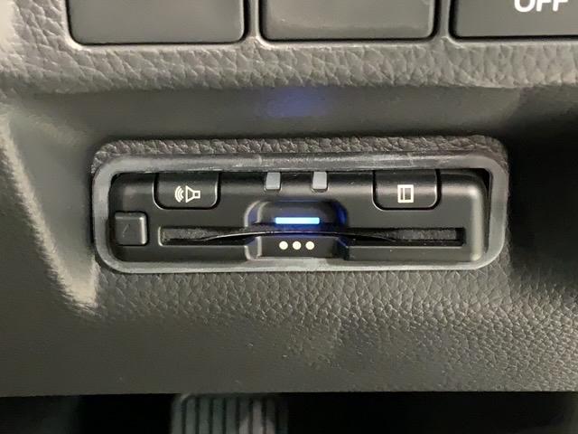 ステップワゴン スパーダリフトアップシート　福祉車両　当社試乗車　新車保証継承　禁煙　１１．４インチナビＬＸＭ－２４７ＶＦＬｉ　Ｒカメラ　ＣＤ録音　ＤＶＤ　フルセグ　Ｂｌｕｅｔｏｏｔｈ　ＥＴＣ車載器　フロアカーペット（13枚目）