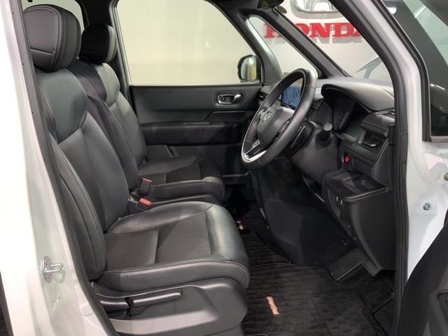 ステップワゴン スパーダリフトアップシート　福祉車両　当社試乗車　新車保証継承　禁煙　１１．４インチナビＬＸＭ－２４７ＶＦＬｉ　Ｒカメラ　ＣＤ録音　ＤＶＤ　フルセグ　Ｂｌｕｅｔｏｏｔｈ　ＥＴＣ車載器　フロアカーペット（17枚目）