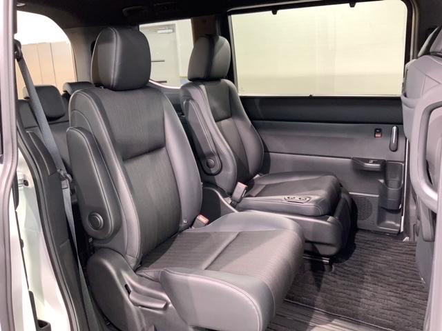 ステップワゴン スパーダリフトアップシート　福祉車両　当社試乗車　新車保証継承　禁煙　１１．４インチナビＬＸＭ－２４７ＶＦＬｉ　Ｒカメラ　ＣＤ録音　ＤＶＤ　フルセグ　Ｂｌｕｅｔｏｏｔｈ　ＥＴＣ車載器　フロアカーペット（18枚目）