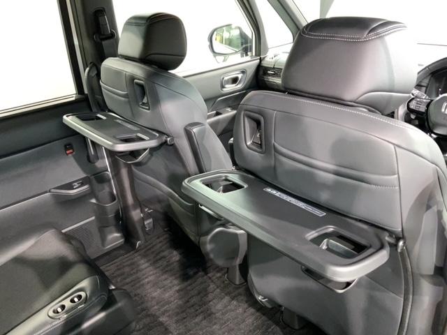 ステップワゴン スパーダリフトアップシート　福祉車両　当社試乗車　新車保証継承　禁煙　１１．４インチナビＬＸＭ－２４７ＶＦＬｉ　Ｒカメラ　ＣＤ録音　ＤＶＤ　フルセグ　Ｂｌｕｅｔｏｏｔｈ　ＥＴＣ車載器　フロアカーペット（32枚目）