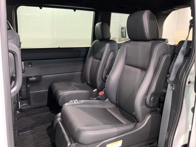 ステップワゴン スパーダリフトアップシート　福祉車両　当社試乗車　新車保証継承　禁煙　１１．４インチナビＬＸＭ－２４７ＶＦＬｉ　Ｒカメラ　ＣＤ録音　ＤＶＤ　フルセグ　Ｂｌｕｅｔｏｏｔｈ　ＥＴＣ車載器　フロアカーペット（34枚目）