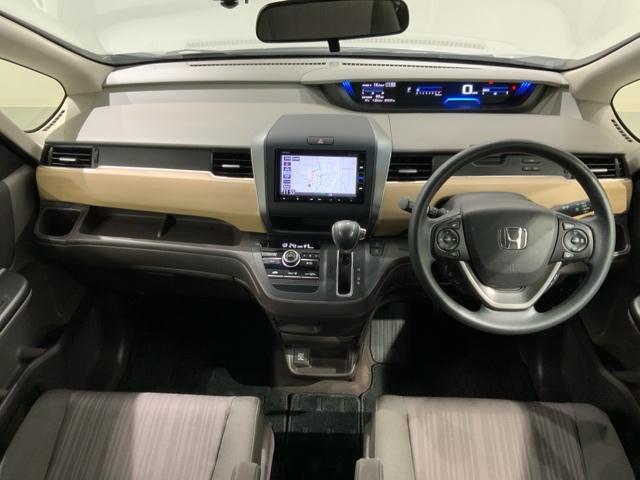 フリード G・ホンダセンシング 1年保証 禁煙 1オーナー 6人乗り フルセグナビ リアカメラ CD録音 フルセグ DVD Bluetooth LEDライト ETC車載器 前後ドラレコ ドアバイザー フロアカーペット(8枚目)