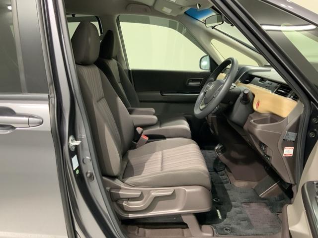 フリード G・ホンダセンシング 1年保証 禁煙 1オーナー 6人乗り フルセグナビ リアカメラ CD録音 フルセグ DVD Bluetooth LEDライト ETC車載器 前後ドラレコ ドアバイザー フロアカーペット(16枚目)