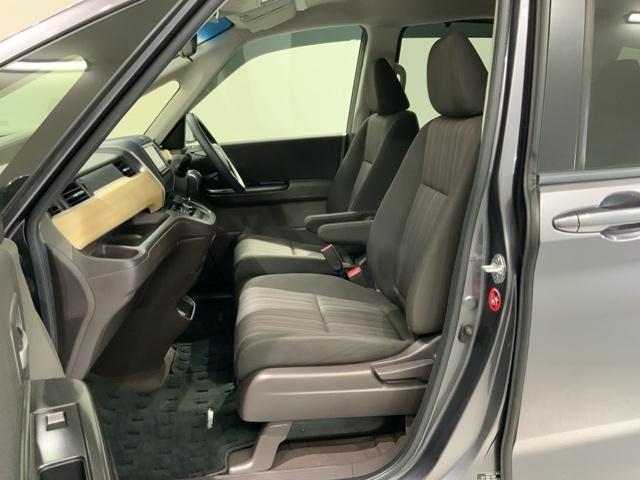 フリード G・ホンダセンシング 1年保証 禁煙 1オーナー 6人乗り フルセグナビ リアカメラ CD録音 フルセグ DVD Bluetooth LEDライト ETC車載器 前後ドラレコ ドアバイザー フロアカーペット(31枚目)