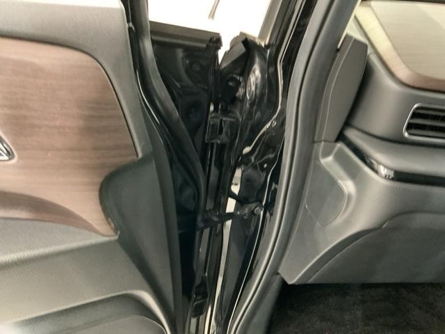 オデッセイ アブソルート・EX 最長5年保証 禁煙 ワンオーナー 7人乗り 純正10インチナビ マルチビューカメラ トリプルゾーンエアコン 純正ドラレコ 後席用モニター パワーテールゲート パワーシート シートヒーター(43枚目)