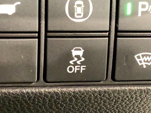 ヴェゼル ｅ：ＨＥＶＺ　２年保証　禁煙　ＨｏｎｄａＣＯＮＮＥＣＴディスプレー　ＥＴＣ２．０車載器　ブラインドスポットインフォメーション　フロアカーペット　ドアバイザー　ドラレコ　ＬＥＤライト　後退出庫サポート（13枚目）