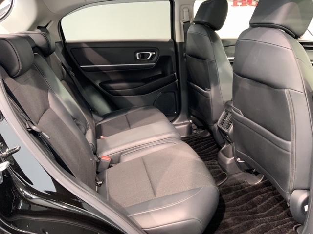 ヴェゼル ｅ：ＨＥＶＺ　２年保証　禁煙　ＨｏｎｄａＣＯＮＮＥＣＴディスプレー　ＥＴＣ２．０車載器　ブラインドスポットインフォメーション　フロアカーペット　ドアバイザー　ドラレコ　ＬＥＤライト　後退出庫サポート（18枚目）