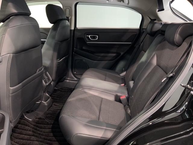 ヴェゼル ｅ：ＨＥＶＺ　２年保証　禁煙　ＨｏｎｄａＣＯＮＮＥＣＴディスプレー　ＥＴＣ２．０車載器　ブラインドスポットインフォメーション　フロアカーペット　ドアバイザー　ドラレコ　ＬＥＤライト　後退出庫サポート（32枚目）
