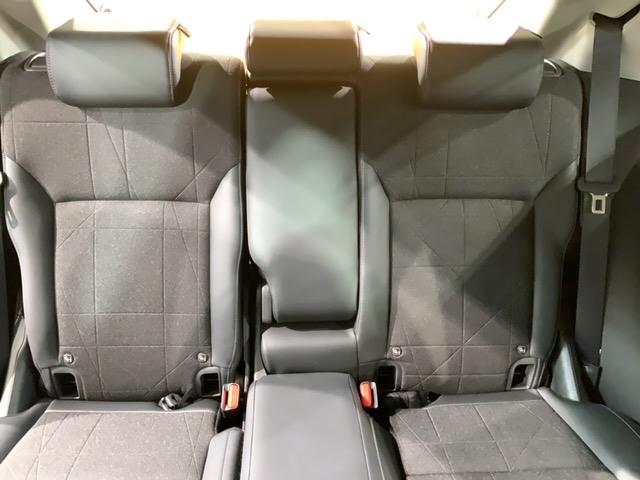 ヴェゼル ｅ：ＨＥＶＺ　２年保証　禁煙　ＨｏｎｄａＣＯＮＮＥＣＴディスプレー　ＥＴＣ２．０車載器　ブラインドスポットインフォメーション　フロアカーペット　ドアバイザー　ドラレコ　ＬＥＤライト　後退出庫サポート（33枚目）