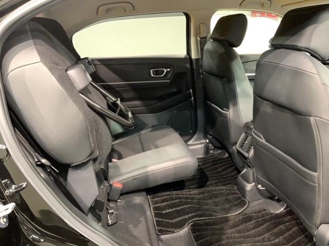 ヴェゼル ｅ：ＨＥＶＺ　２年保証　禁煙　ＨｏｎｄａＣＯＮＮＥＣＴディスプレー　ＥＴＣ２．０車載器　ブラインドスポットインフォメーション　フロアカーペット　ドアバイザー　ドラレコ　ＬＥＤライト　後退出庫サポート（35枚目）