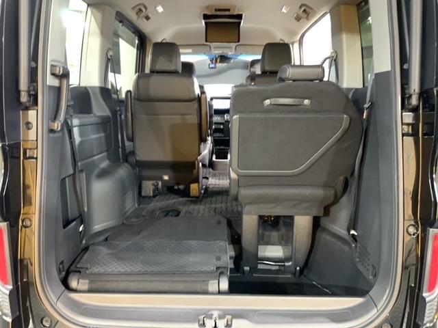 ���Џ��i���Z���^�[�ɂē��O���̃N���[�j���O�����{���Ă���܂��I