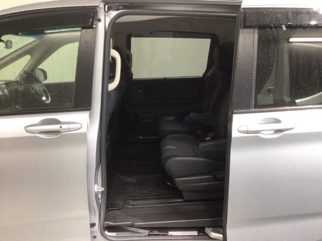 フリードハイブリッド ハイブリッド・Ｇホンダセンシング　２年保証　禁煙　１オーナー　フルセグナビ　ＣＤ　ＤＶＤ　Ｂｌｕｅｔｏｏｔｈ　ＥＴＣ車載器　前後ドラレコ　ドアバイザー　フロアマット　ＬＥＤライト　両側電動スライドドア（32枚目）