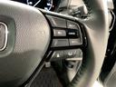 クルーズコントロールを装備しています。高速道路などで一定の速度で走ってくれるので運転が楽ですよ！速度を設定できますので、スピードの出しすぎにも注意できます。